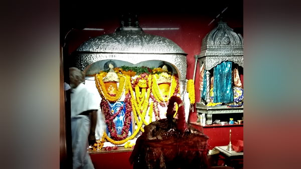 इधर, गंगा-जमुनी संस्कृति की अनूठी मिसाल