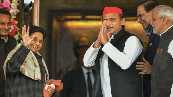अखिलेश ने किया था अनुरोध