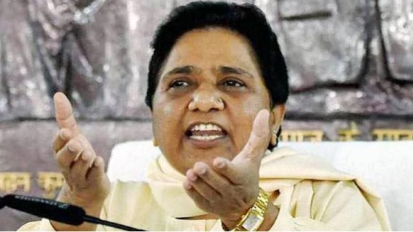 अखिलेश ने भी सरकार से किया सवाल