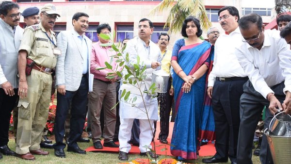 Union Mines Minister Shri Pralhad Joshi visits NALCO suapport to mass plantation Union Mines Minister Shri Pralhad Joshi visits NALCO suapport to mass plantation