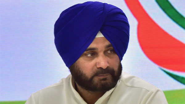 पाकिस्तान जाने के निए सिद्धू ने फिर मांगी इजाजत, विदेश मंत्री को लिखा पत्र पाकिस्तान जाने के निए सिद्धू ने फिर मांगी इजाजत, विदेश मंत्री को लिखा पत्र