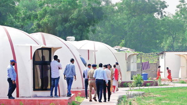 क्या पुलिस ने आश्रम को क्लीनचिट दे दी?