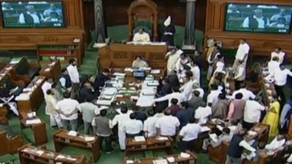 सत्र के पहले दो दिन हंगामा