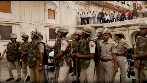 Now police lawyers clash in alwar rajasthan Now police lawyers clash in alwar rajasthan