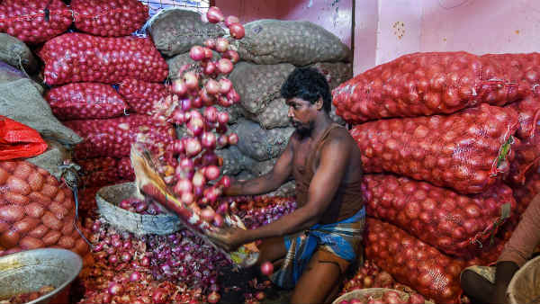 विदेश से प्याज आएगा तब मिलेगी राहत