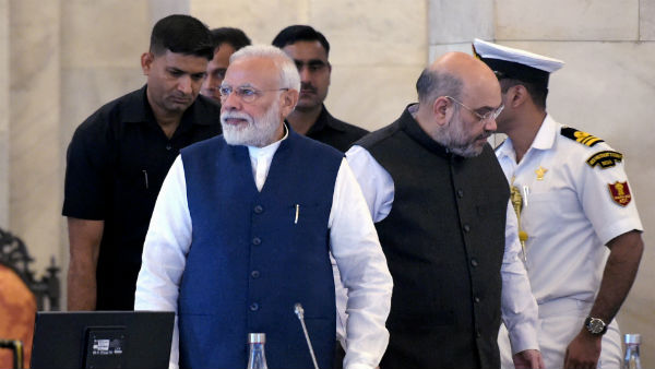 अगले वादों पर नजर