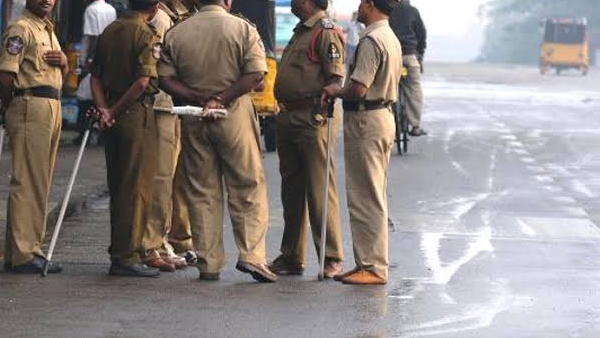 परिवार डेढ़ महीने पहले ही आया था