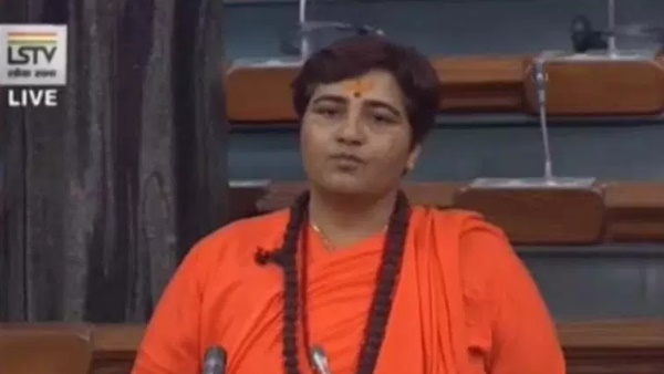 नाथुराम गोडसे को देशभक्त कहने पर प्रज्ञा ठाकुर को रक्षा मामलों की समिति से हटाया गया नाथुराम गोडसे को देशभक्त कहने पर प्रज्ञा ठाकुर को रक्षा मामलों की समिति से हटाया गया