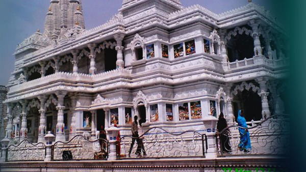 जानिए, आप कैसे पहुंचें मंदिर के दर्शन करने
