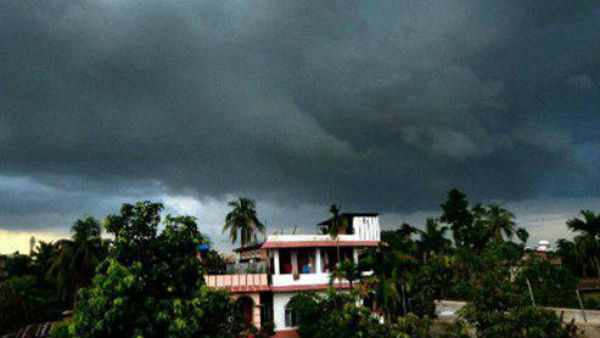 कर्नाटक के भी कई इलाकों में भारी बारिश