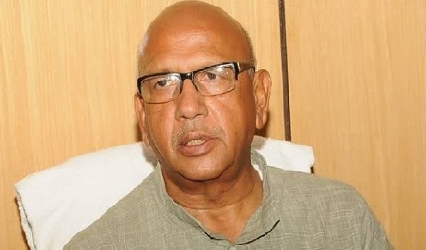जैसे मिला था टिकट वैसे कट भी गया