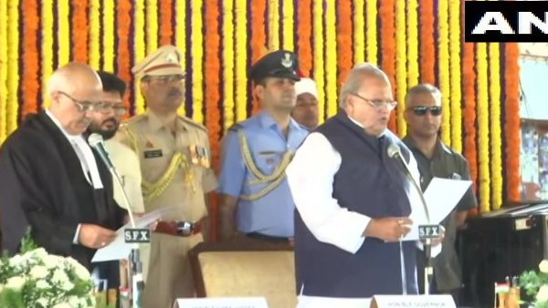 satya Pal Malik was on Sunday sworn in as the Governor of Goa satya Pal Malik was on Sunday sworn in as the Governor of Goa