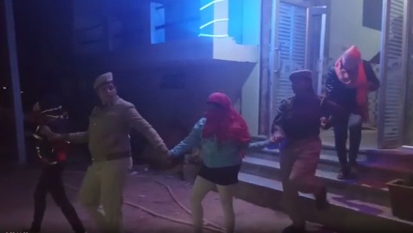 अलवर से पकड़ी गईं दिल्ली, पश्चिम बंगाल और हैदराबाद की युवतियां