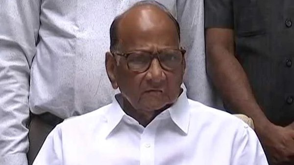 जारी है खींचतान