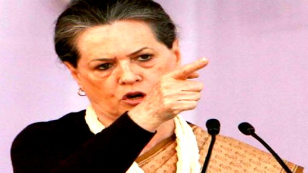 सोनिया गांधी ने मोदी का कहा मौत का सौदागर