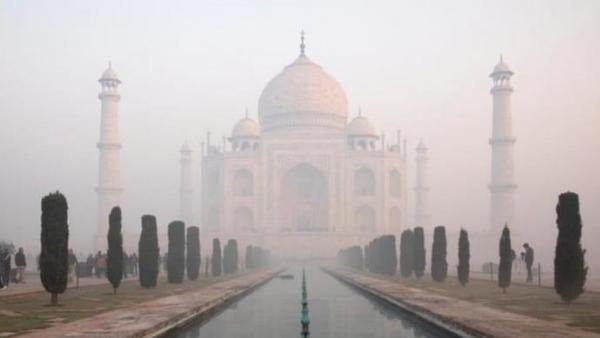 प्रदूषण की वजह से स्मारक को पहुंच रहा नुकसान