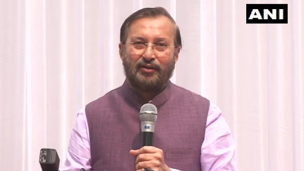 Prakash Javadekar said to Kejriwal Playing bkame games will not control air pollution Prakash Javadekar said to Kejriwal Playing bkame games will not control air pollution