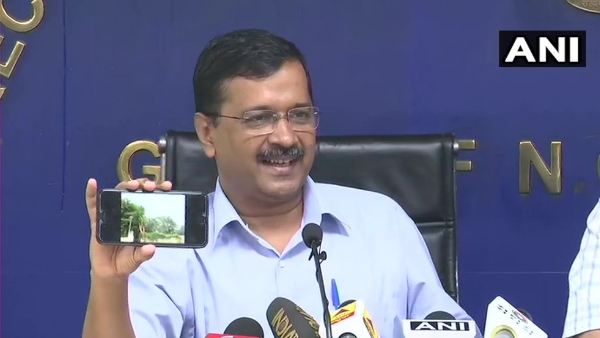 arvind Kejriwal and manish Sisodia shares pictures about pollution in Delhi arvind Kejriwal and manish Sisodia shares pictures about pollution in Delhi