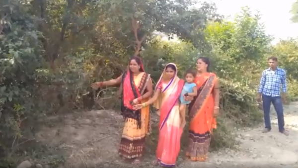 नाले में मिला बच्ची का शव
