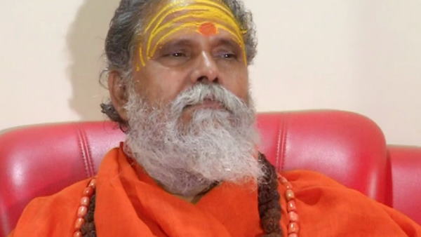 महंत नरेंद्र नाथ गिरी ने की मांग