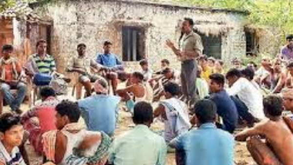 दो प्राथमिकी दर्ज कराई गईं थीं