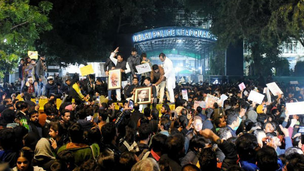 Delhi Jamia Millia Islamia Violence: Know 10 Points Why Students Protest turn in Violence Delhi Jamia Millia Islamia Violence: Know 10 Points Why Students Protest turn in Violence