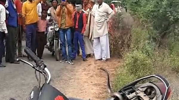 लोगों ने शोर मचाकर भगाया
