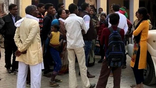 न्याय मांगने वाली उन्नाव की बहादुर बेटी को इंसाफ कब! न्याय मांगने वाली उन्नाव की बहादुर बेटी को इंसाफ कब!