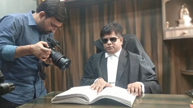 आठवीं कक्षा में उन्होंने वक़ील बनने की ठान ली थी. आठवीं कक्षा में उन्होंने वक़ील बनने की ठान ली थी.