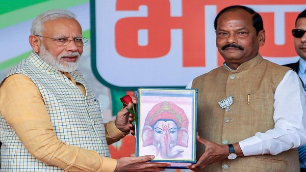 झारखंड चुनाव: मोदी सिर्फ और सिर्फ कमल का फूल ही लेकर आता है झारखंड चुनाव: मोदी सिर्फ और सिर्फ कमल का फूल ही लेकर आता है