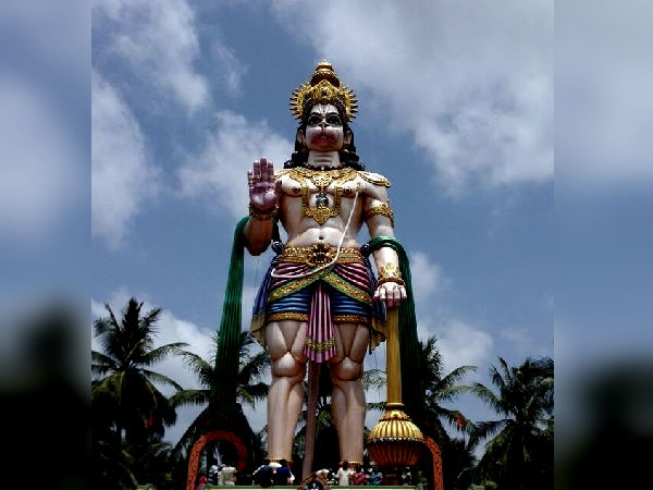 8.अबिराजुपालम हनुमान प्रतिमा