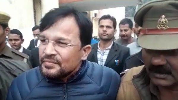 transporter murder accused akhand pratap singh surrender in azamgarh court transporter murder accused akhand pratap singh surrender in azamgarh court