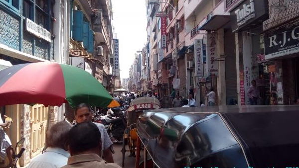 पड़ोसी आए तो मां को पता चला