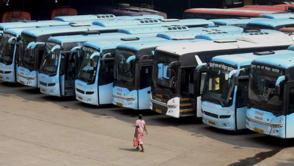 Mobile charging point-AC was not working in bus, passenger received compensation of Rs 5,000 Mobile charging point-AC was not working in bus, passenger received compensation of Rs 5,000