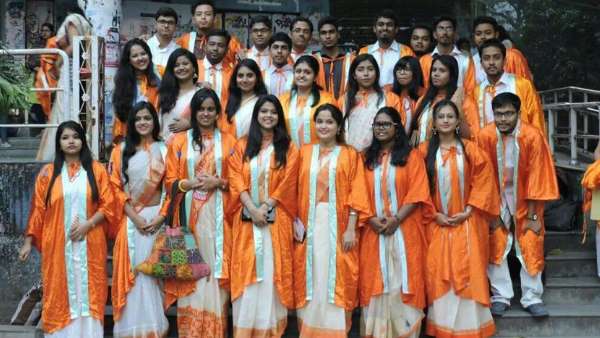 'अंतर्राष्ट्रीय संबंध' विषय पर एमए की टॉपर हैं देबस्मिता