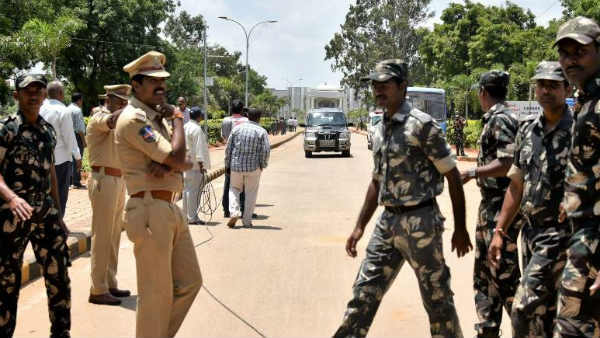 जेल के आस पास बढ़ाई गई सुरक्षा