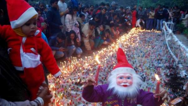 भारत में हर धर्म के लोग मनाते हैं