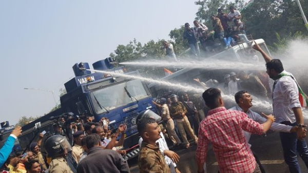 पुलिस ने नहीं करने दी रैली