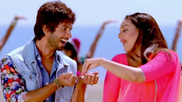 आर राजकुमार में साथ दिखे थे शाहिद सोनाक्षी