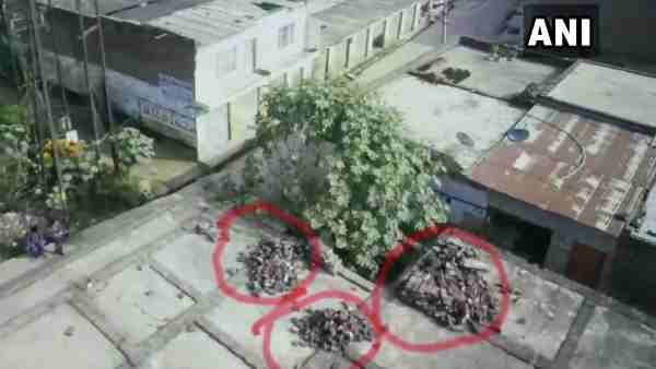Brick stone on the roof of 57 houses in firozabad police directs to remove it Brick stone on the roof of 57 houses in firozabad police directs to remove it