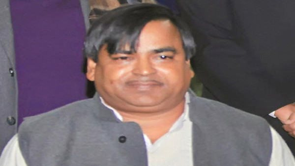 गायत्री प्रजापति