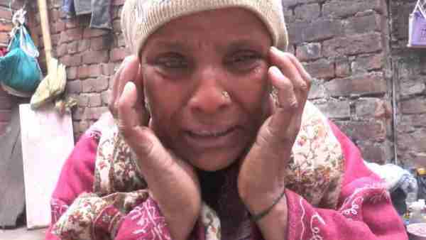 'घर में खाने को है नहीं केस कैसे लड़ेगे'