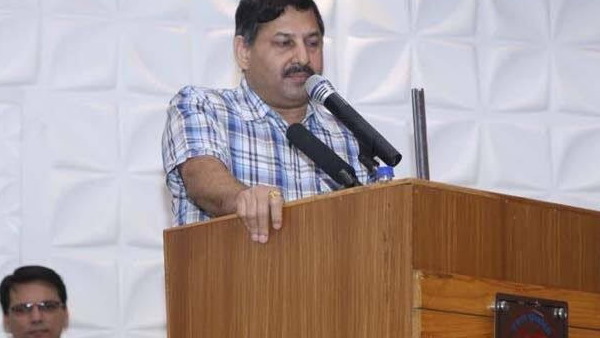 जानिए कौन हैं अनिल प्रथम