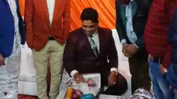 प्याज की होने लगी चर्चा