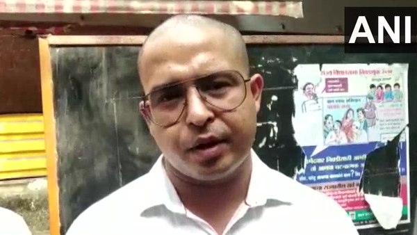 mumbai police registered FIR against 5 people in connection with assault of Hiramani Tiwari, mumbai police registered FIR against 5 people in connection with assault of Hiramani Tiwari,