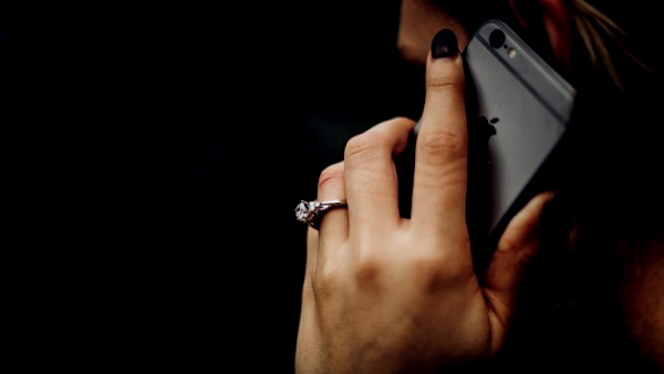 wife-catches-husband-with-gf-when-they-watching-movie-together wife-catches-husband-with-gf-when-they-watching-movie-together