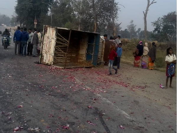 पहले भी ऐसे पलट चुके हैं वाहन