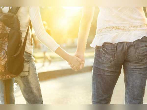 अकेली प्रेमिका ने प्रेमी को बुलाया था घर पर