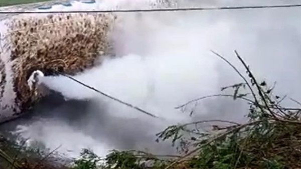 LPG gas Tanker overturns, administration seals two kilometer area LPG gas Tanker overturns, administration seals two kilometer area