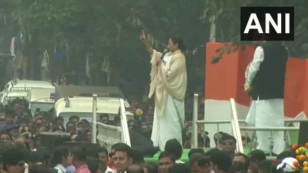 छात्रों के प्रदर्शन का समर्थन